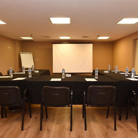 Howard Johnson Resort & Convention Center Ezeiza Exterior photo