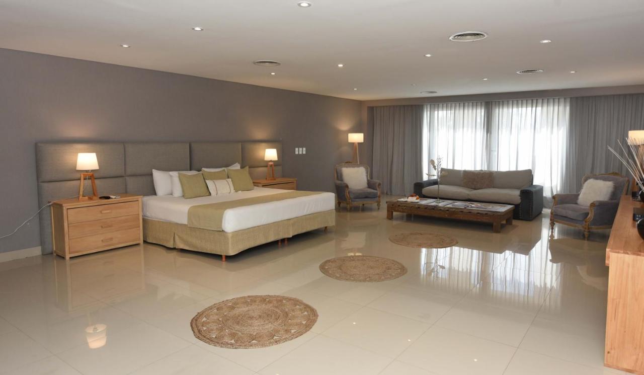 Howard Johnson Resort & Convention Center Ezeiza Exterior photo