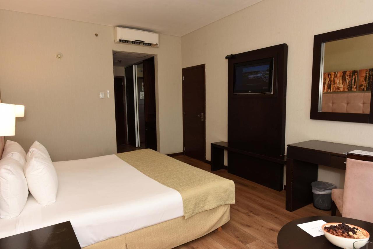 Howard Johnson Resort & Convention Center Ezeiza Exterior photo