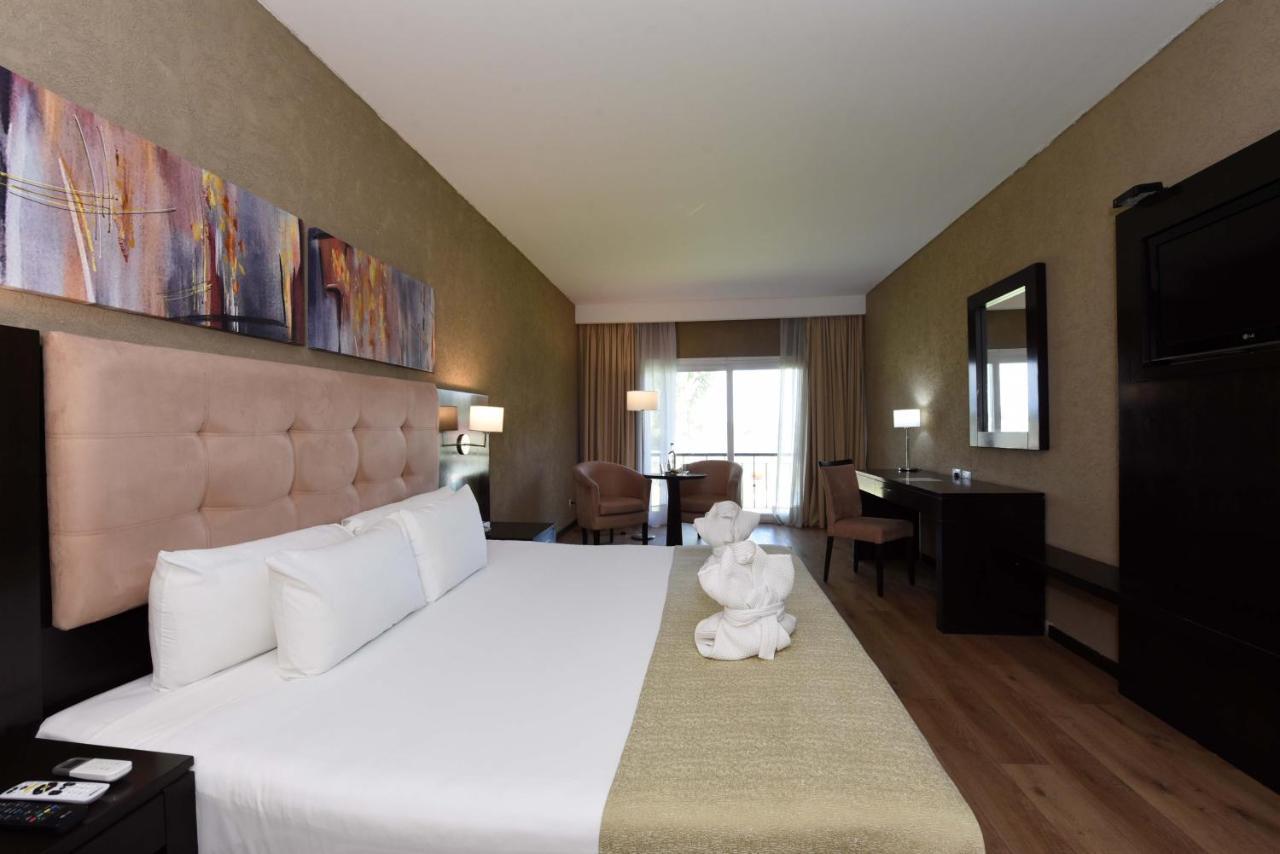 Howard Johnson Resort & Convention Center Ezeiza Exterior photo