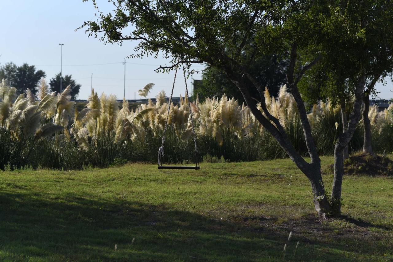 Howard Johnson Resort & Convention Center Ezeiza Exterior photo