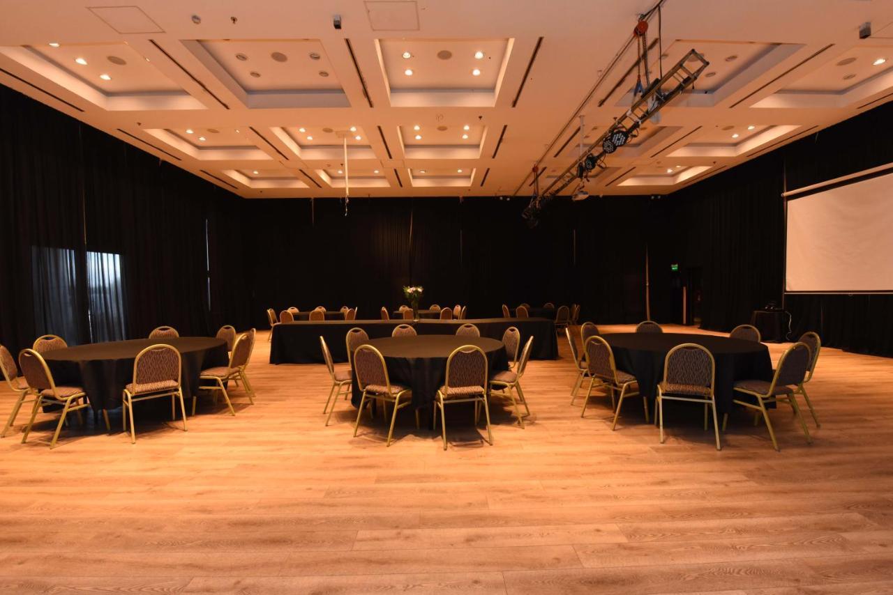 Howard Johnson Resort & Convention Center Ezeiza Exterior photo
