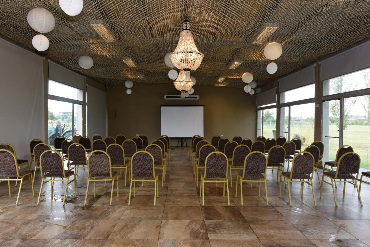 Howard Johnson Resort & Convention Center Ezeiza Exterior photo