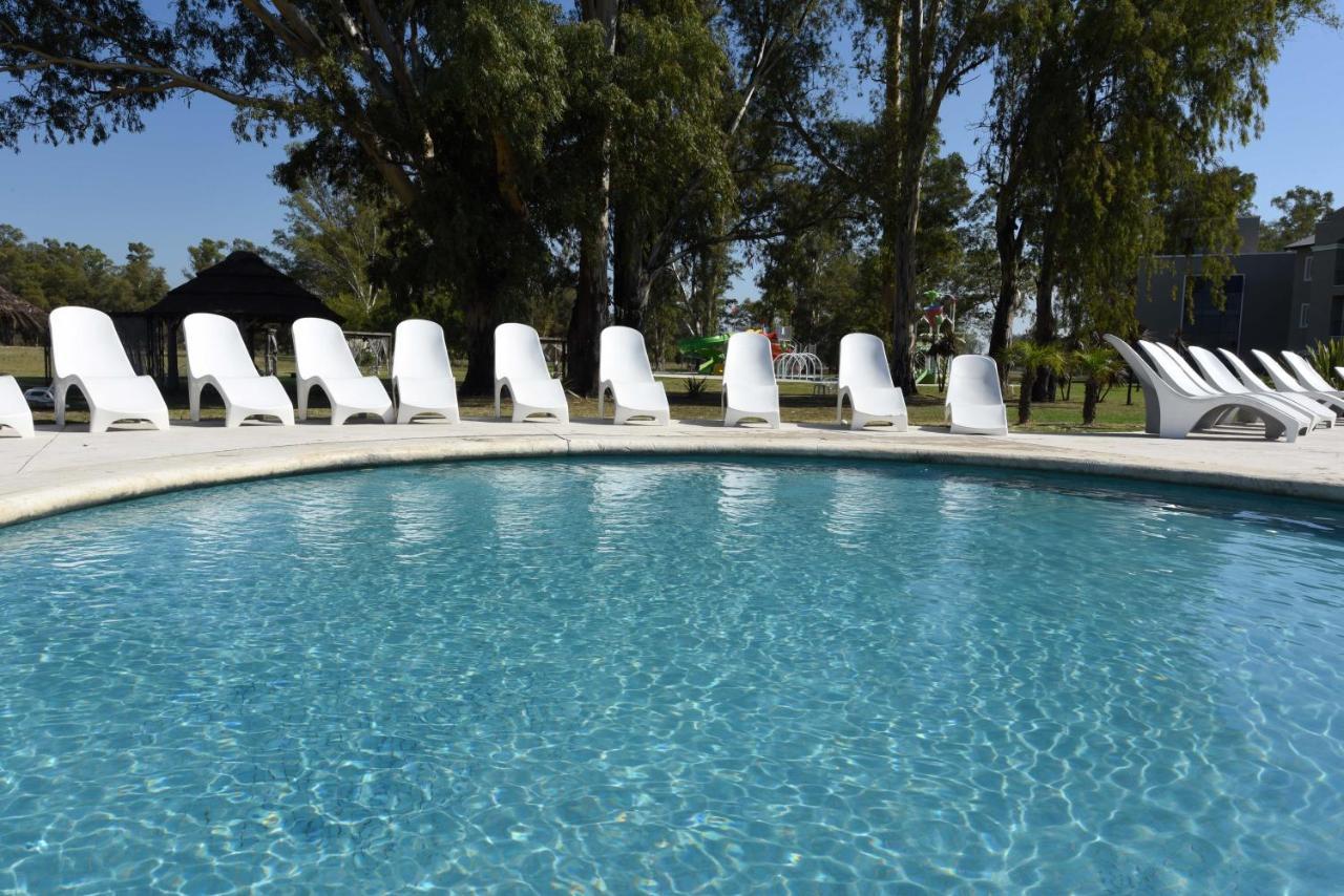 Howard Johnson Resort & Convention Center Ezeiza Exterior photo