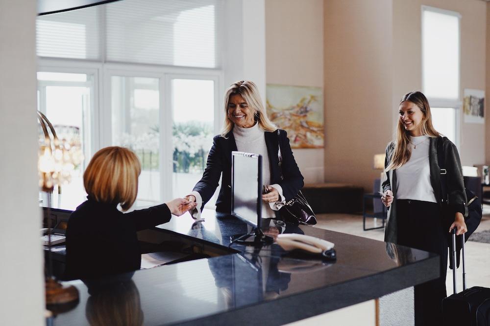 Howard Johnson Resort & Convention Center Ezeiza Exterior photo