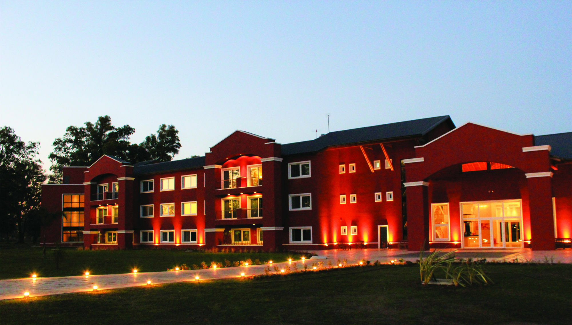 Howard Johnson Resort & Convention Center Ezeiza Exterior photo